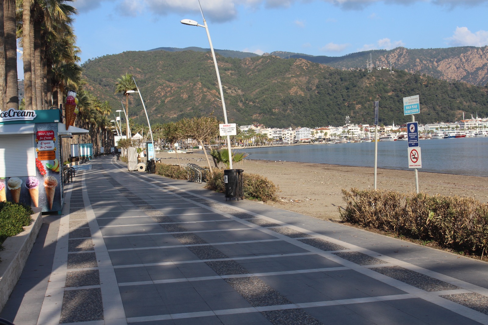 Sahil yürüyüş yolu